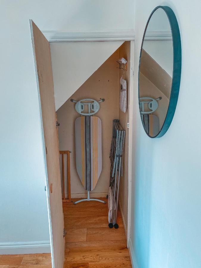 Staybynumbers - Spacious Three Bed House Royal Hillsborough Extérieur photo